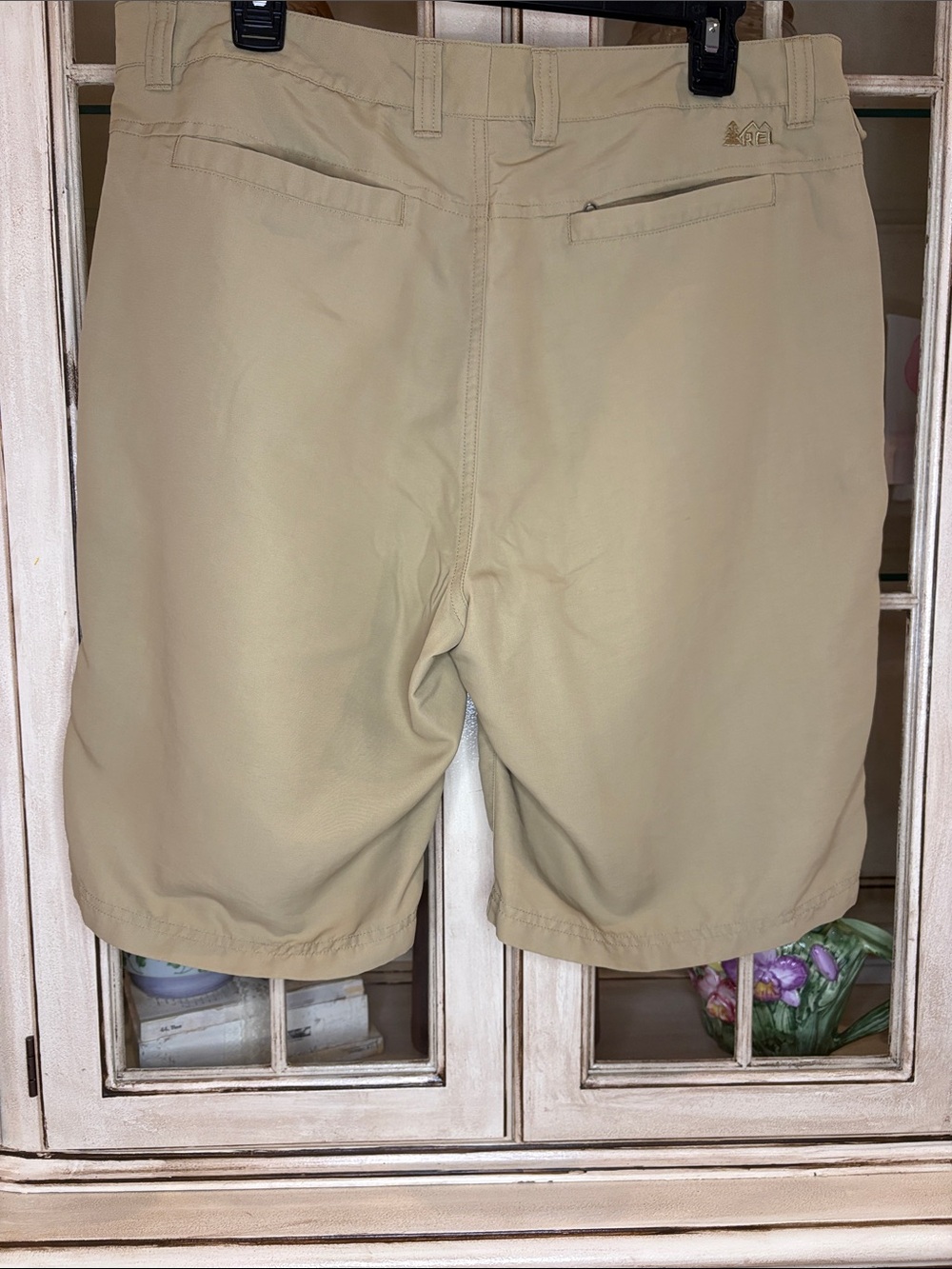 EUC REI Classic Khaki Performance Shorts - Picture 10 of 11